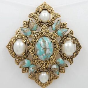 Vintage 1964 Sarah Coventry Broach